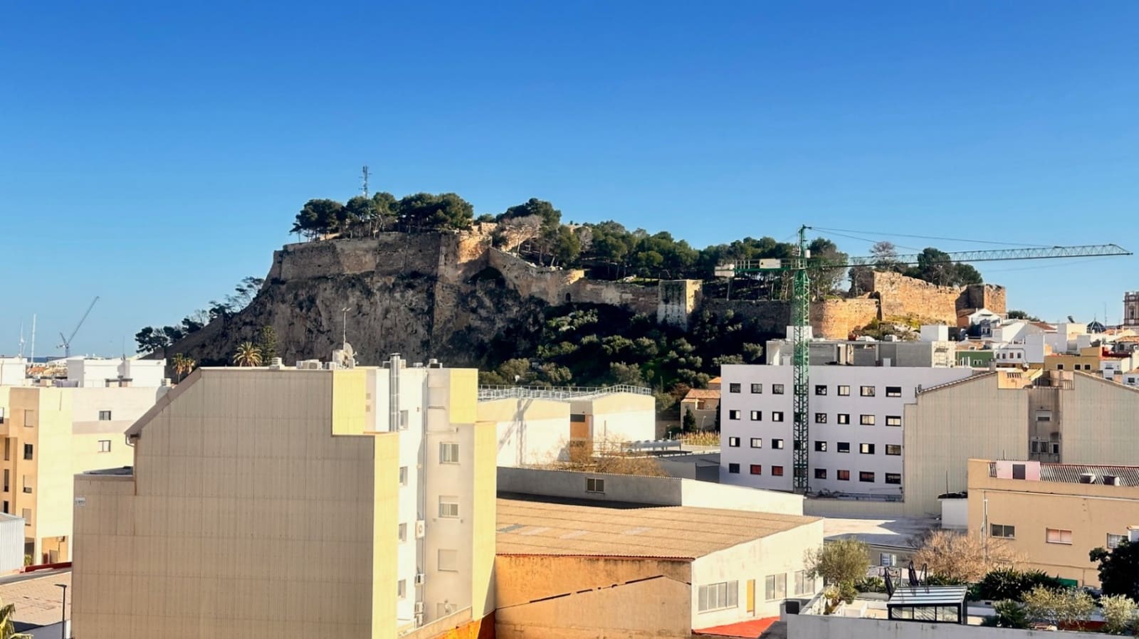 3 makuuhuone Kattohuoneisto myytävänä paikassa Denia mukana uima-altaan 
autotalli - 550 000 € (Ref: 9523284)