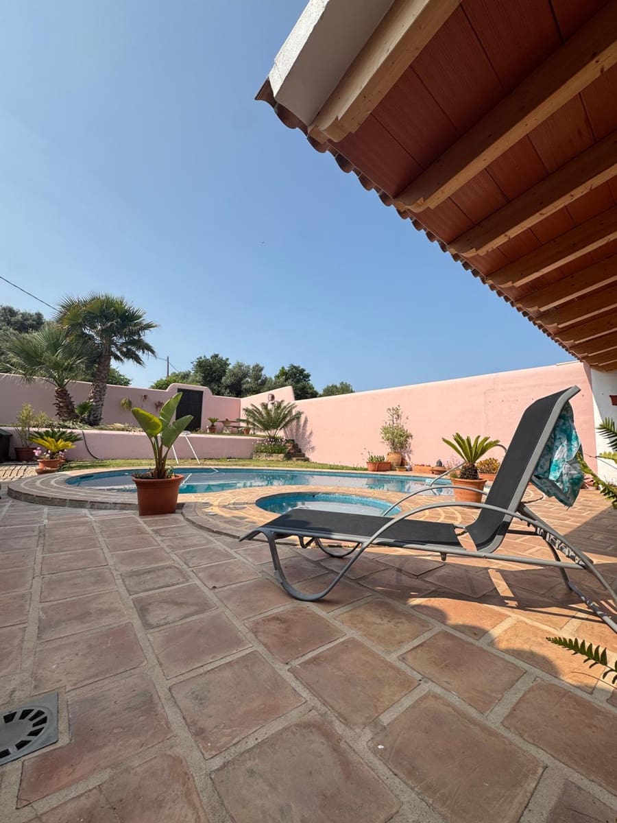 Chalet de 4 habitaciones en La Sella en venta con garaje - 790.000 € (Ref: 9523298)