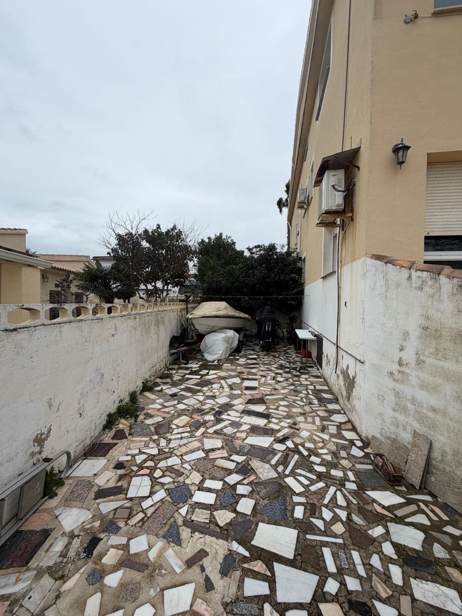 3 chambre Villa/Maison Mitoyenne à vendre à Els Poblets avec garage - 395 000 € (Ref: 9596835)