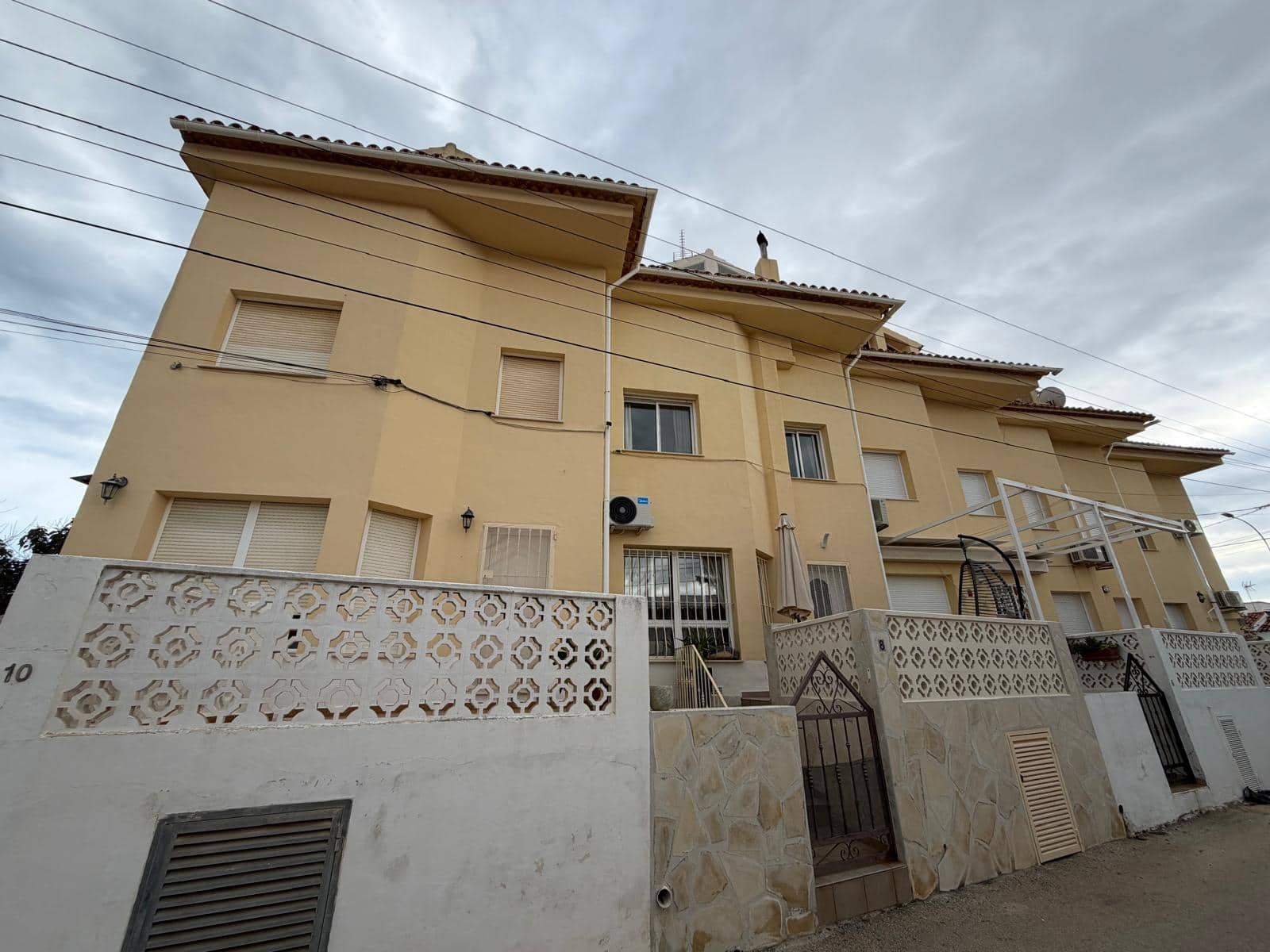 3 chambre Villa/Maison Mitoyenne à vendre à Els Poblets avec garage - 395 000 € (Ref: 9596835)