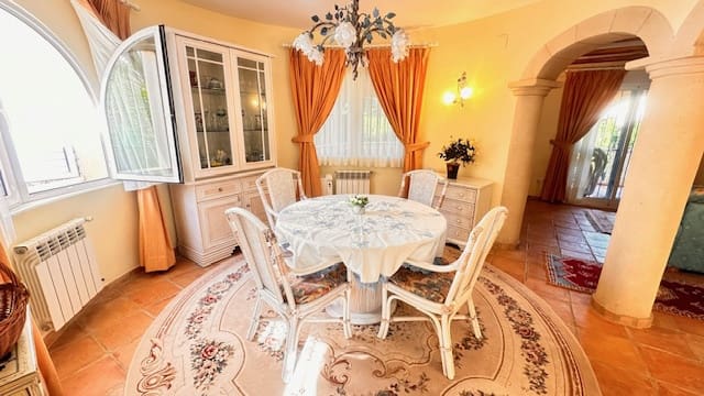 3 makuuhuone Huvila vuokrattavana paikassa Centro Urbano, Dénia mukana uima-altaan 
autotalli - 2 000 € (Ref: 9618438)