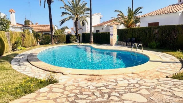 2 bedroom Bungalow for sale in El Montgó, Dénia with pool - € 249,900 (Ref: 9679095)
