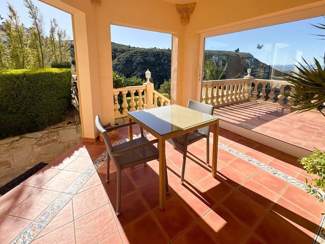 Chalet de 5 habitaciones en El Montgó, Dénia en venta con piscina garaje - 1.375.000 € (Ref: 9708088)