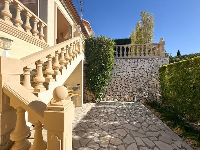 Chalet de 5 habitaciones en El Montgó, Dénia en venta con piscina garaje - 1.375.000 € (Ref: 9708088)