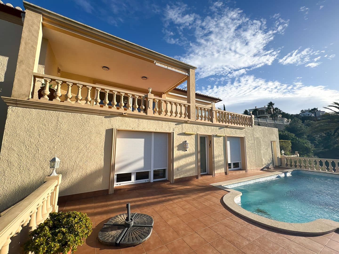 Chalet de 5 habitaciones en Dénia en venta con piscina garaje - 1.375.000 € (Ref: 9708088)