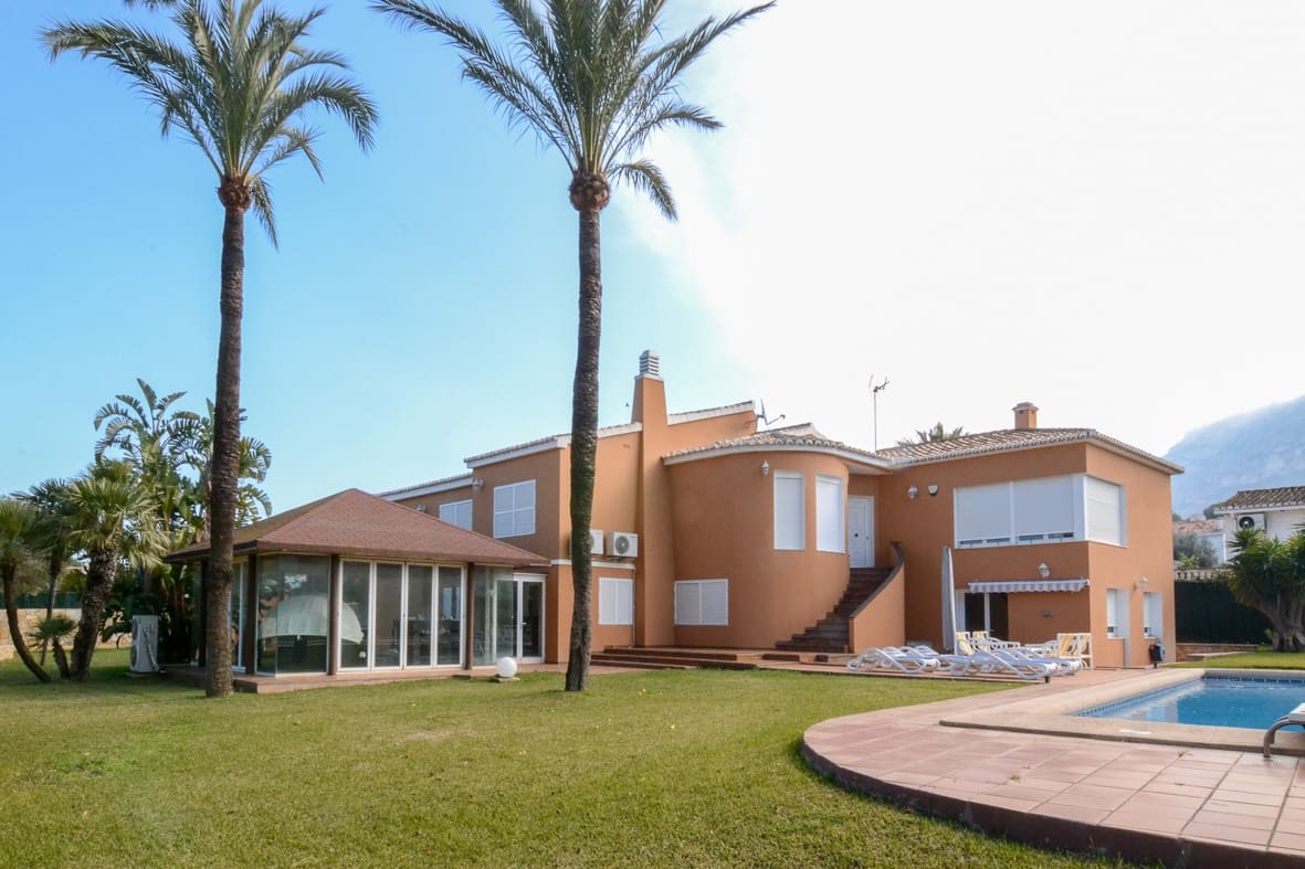 Chalet de 6 habitaciones en Dénia en venta con piscina garaje - 1.250.000 € (Ref: 9708092)