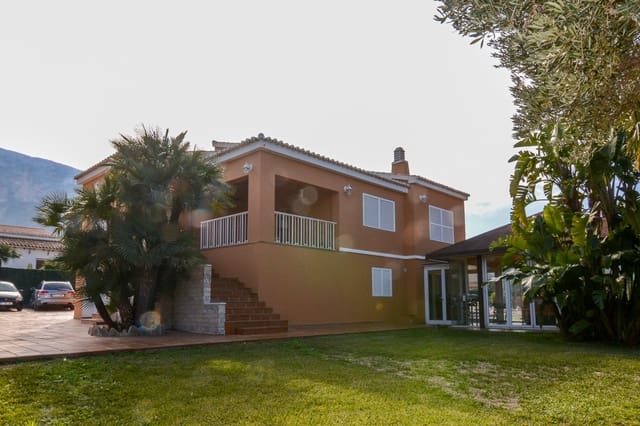 Chalet de 6 habitaciones en El Montgó, Dénia en venta con piscina garaje - 1.250.000 € (Ref: 9708092)
