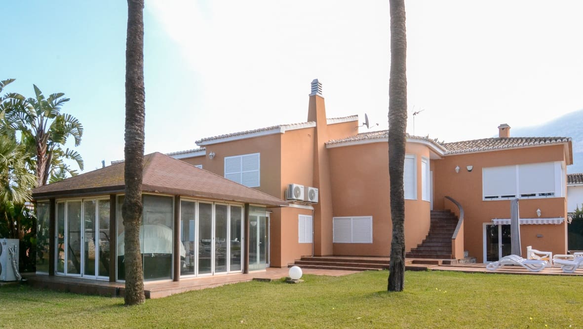 Chalet de 6 habitaciones en Dénia en venta con piscina garaje - 1.250.000 € (Ref: 9708092)
