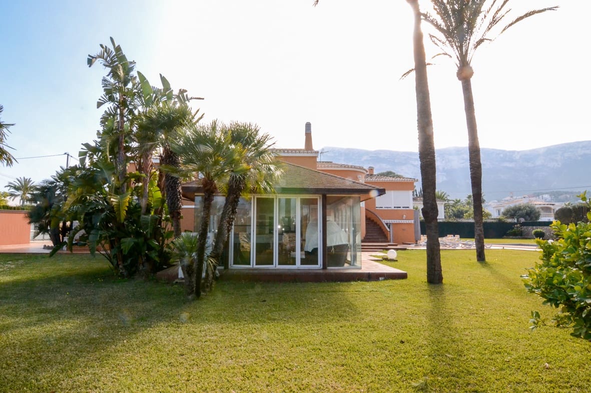 Chalet de 6 habitaciones en Dénia en venta con piscina garaje - 1.250.000 € (Ref: 9708092)