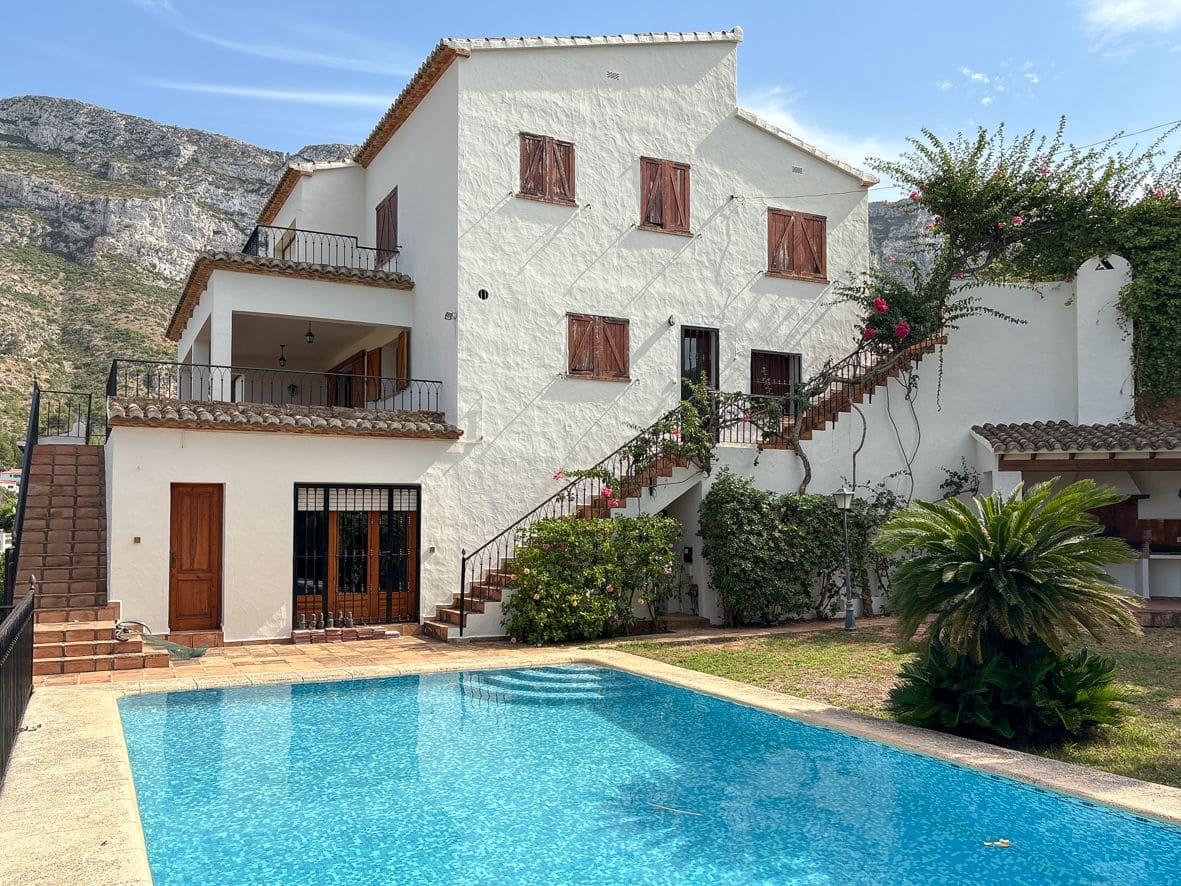 4 Zimmer Villa zu verkaufen in Denia mit Pool Garage - 1.150.000 € (Ref: 9708103)