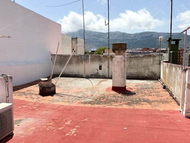 Casa de 7 habitaciones en Centro Urbano, Dénia en venta con garaje - 716.000 € (Ref: 9708110)