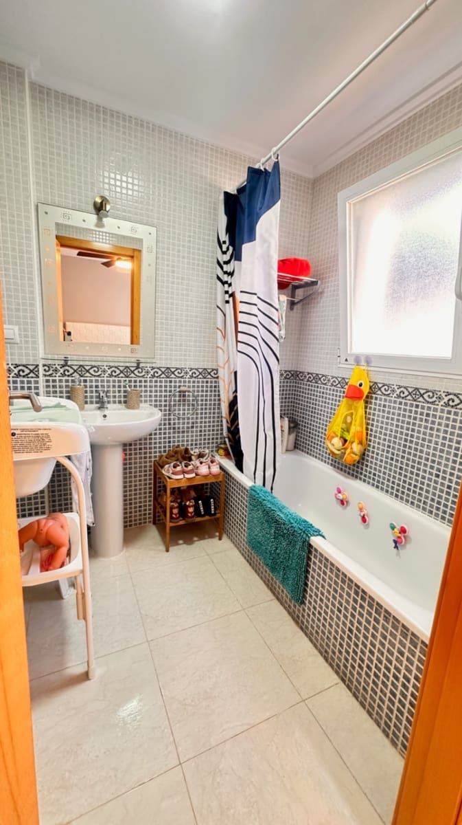 3 soveværelse Semi-Rækkehus til salg i Sagra med swimmingpool garage - € 225.000 (Ref: 9708114)