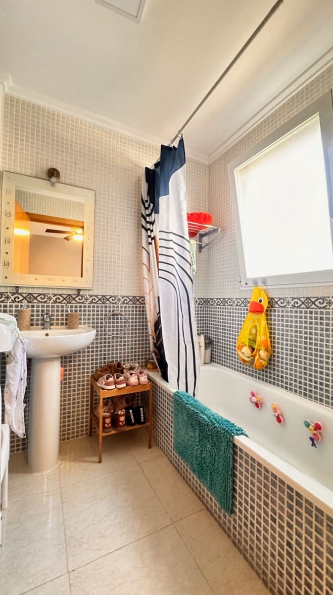 3 soveværelse Semi-Rækkehus til salg i Sagra med swimmingpool garage - € 225.000 (Ref: 9708114)