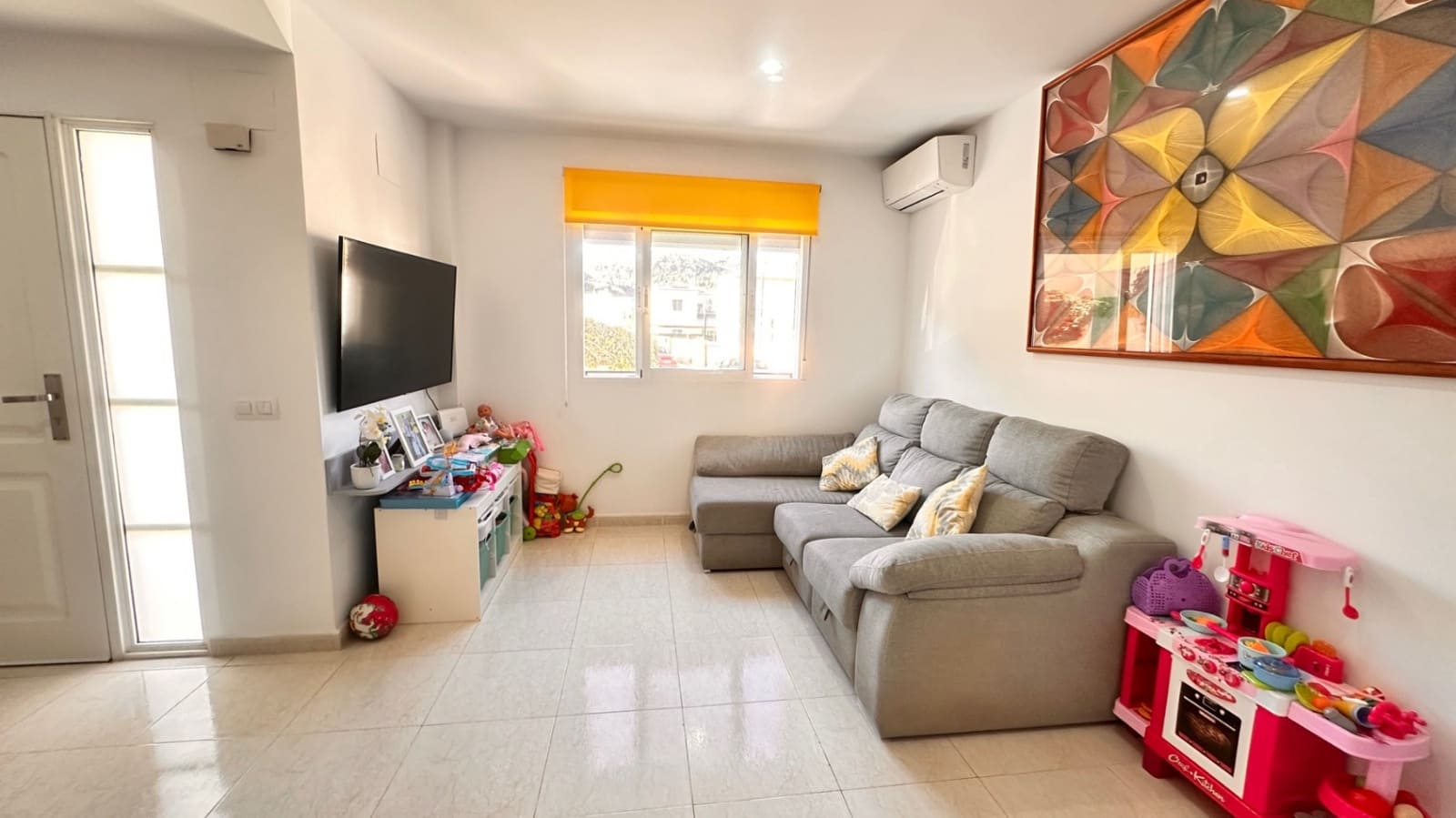 3 soveværelse Semi-Rækkehus til salg i Sagra med swimmingpool garage - € 225.000 (Ref: 9708114)