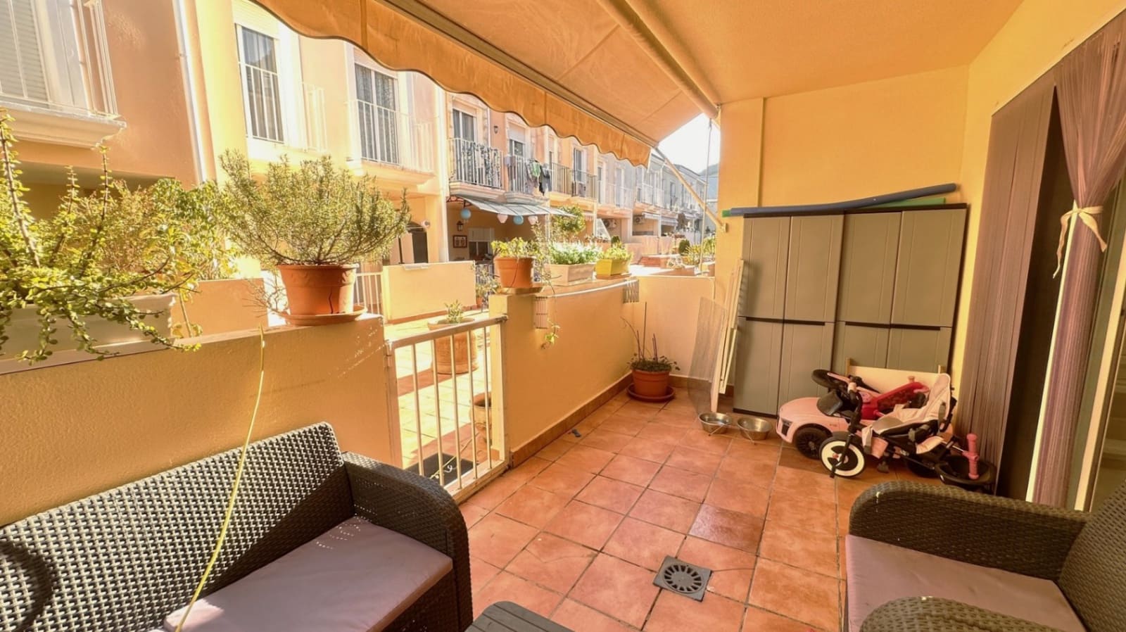 3 soveværelse Semi-Rækkehus til salg i Sagra med swimmingpool garage - € 225.000 (Ref: 9708114)