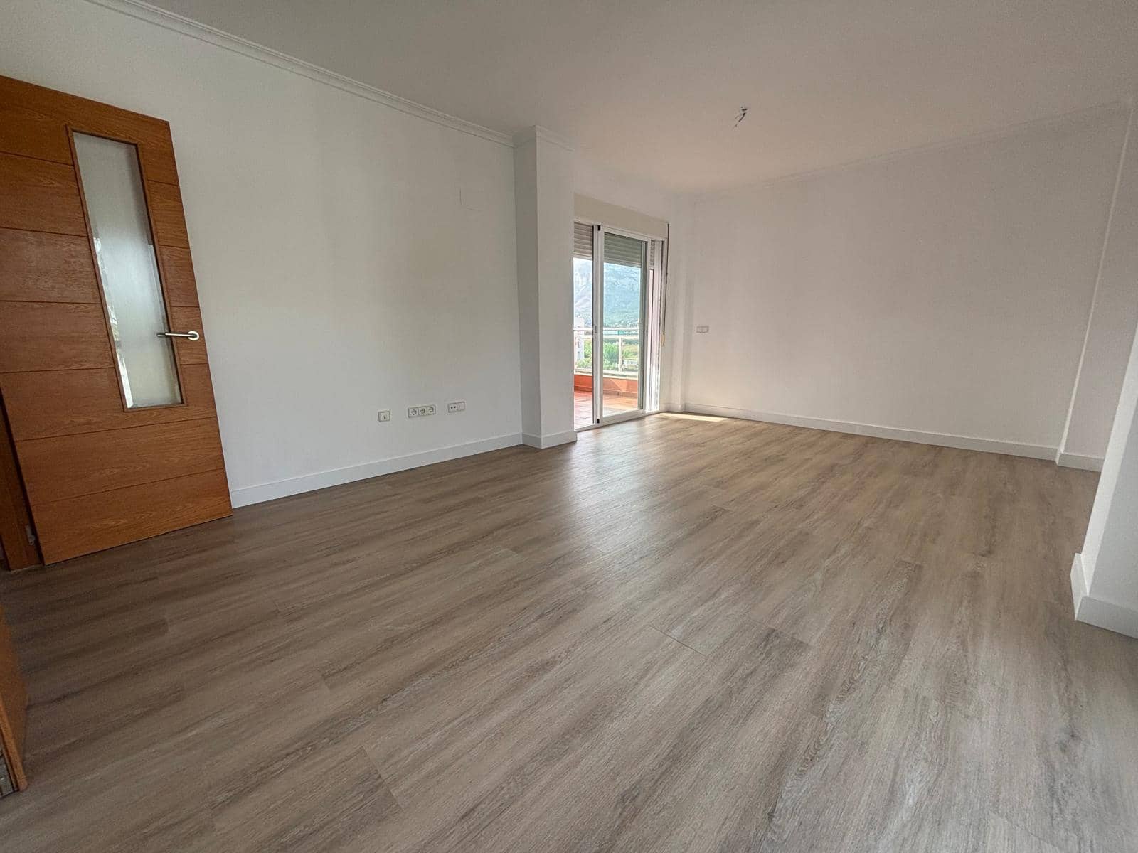 2 soveværelse Strandlejlighed til salg i Denia med swimmingpool garage - € 270.000 (Ref: 9708117)