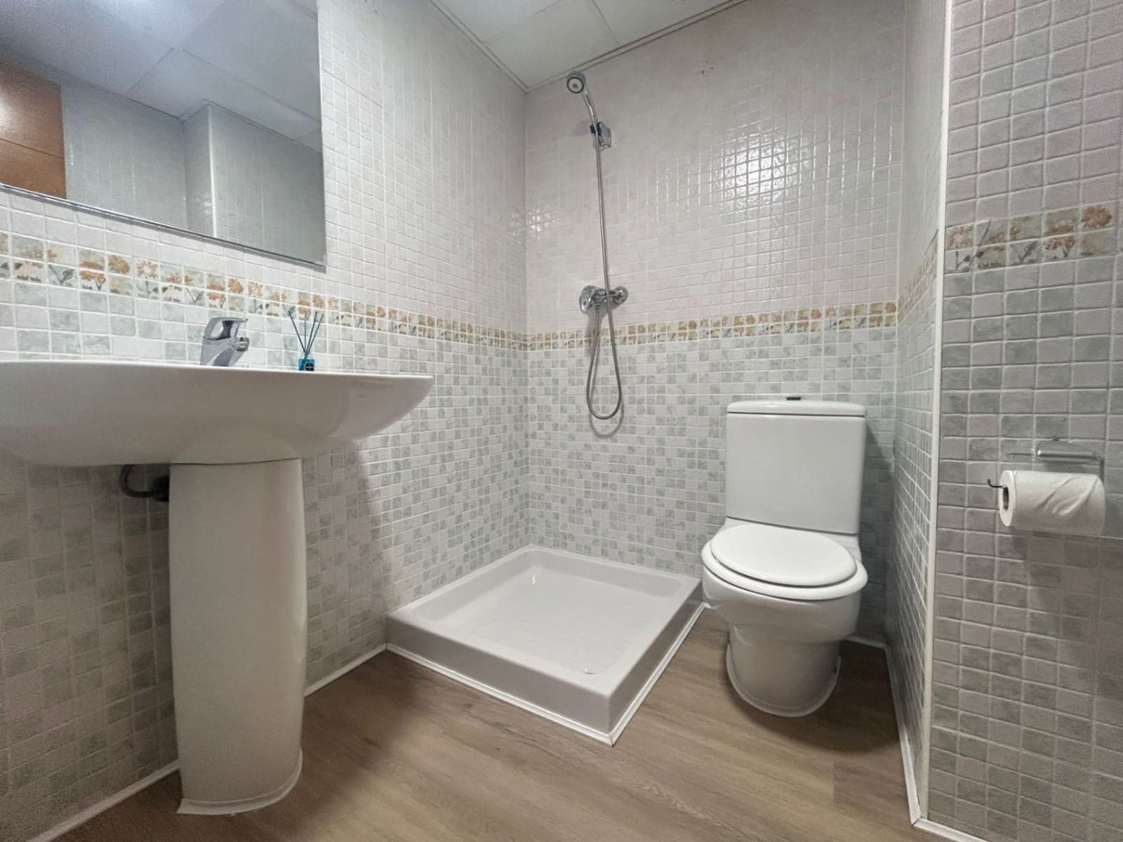 2 soveværelse Strandlejlighed til salg i Denia med swimmingpool garage - € 270.000 (Ref: 9708117)