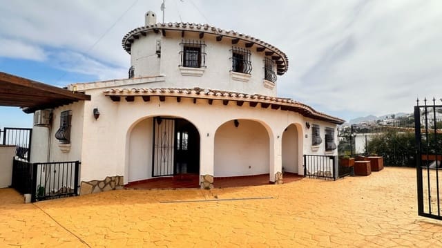 3 sypialnia Willa na sprzedaż w Pego z basenem garażem - 475 000 € (Ref: 9719193)