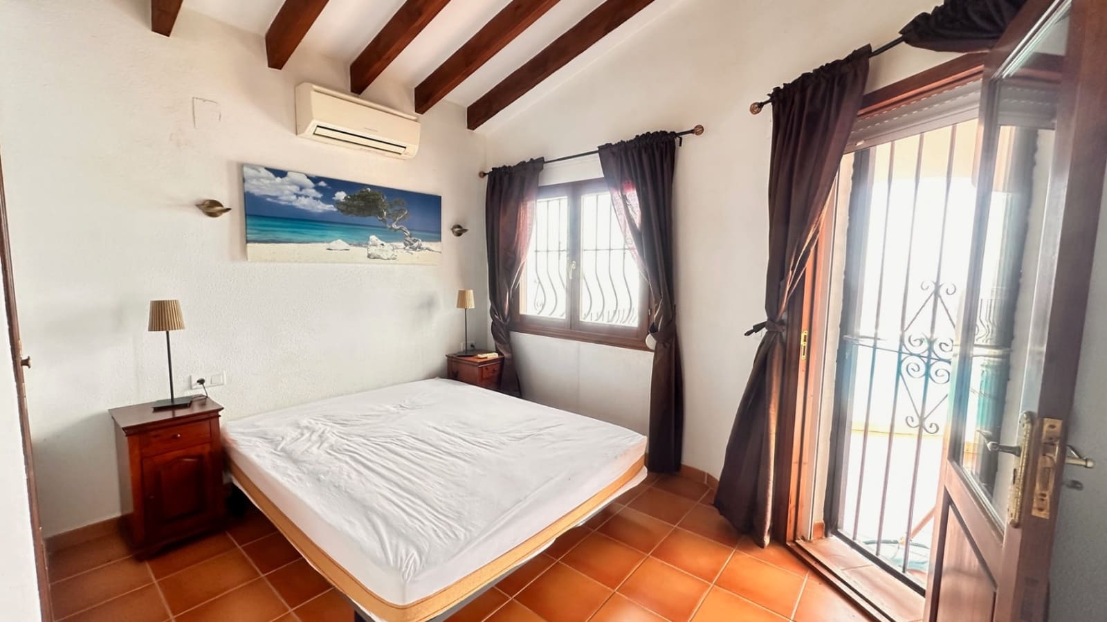 3 sypialnia Willa na sprzedaż w Pego z basenem garażem - 475 000 € (Ref: 9719193)