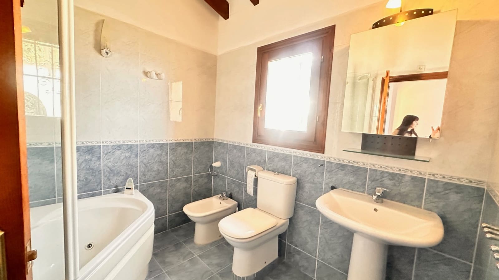 3 sypialnia Willa na sprzedaż w Pego z basenem garażem - 475 000 € (Ref: 9719193)