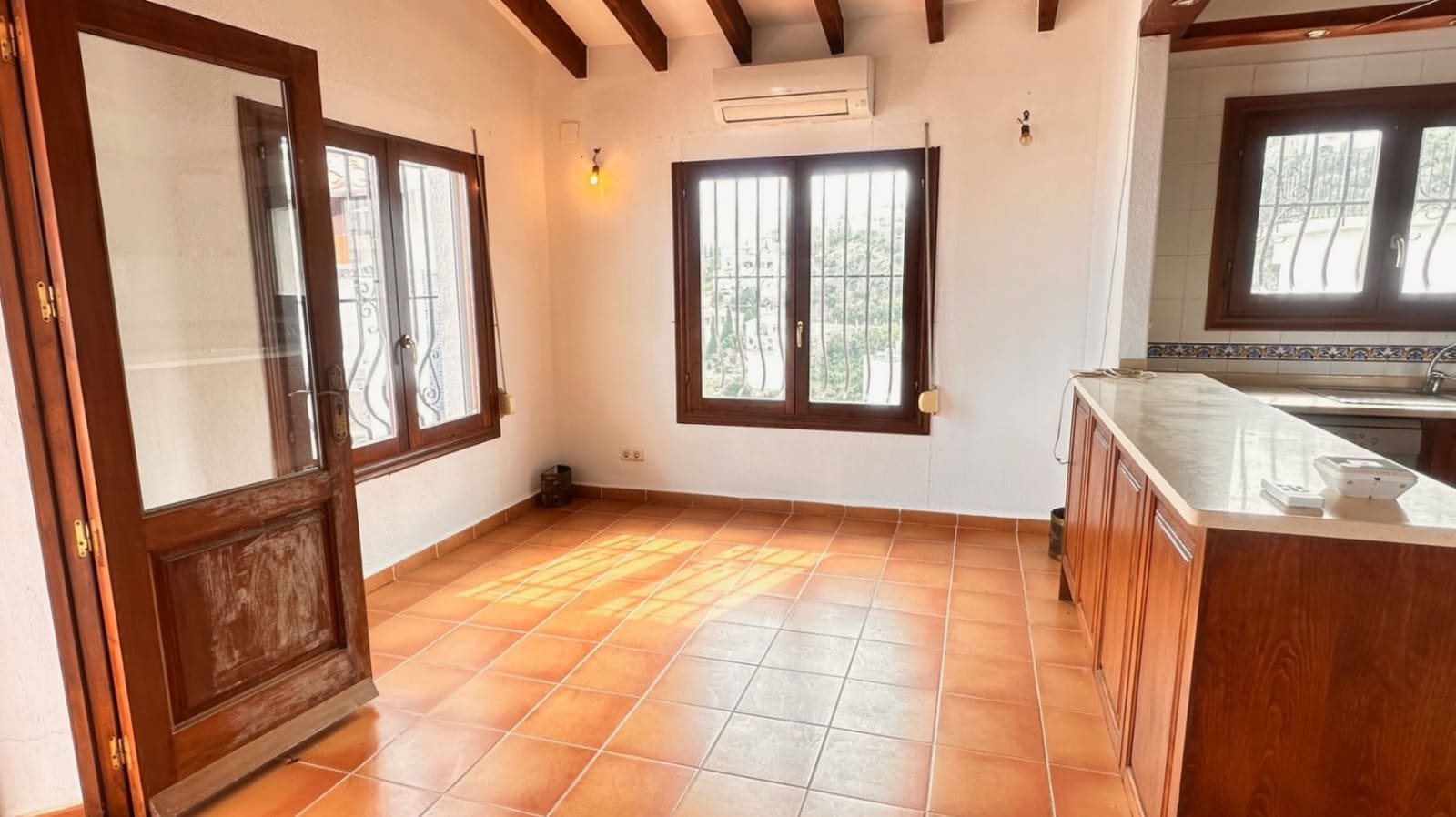 3 sypialnia Willa na sprzedaż w Pego z basenem garażem - 475 000 € (Ref: 9719193)