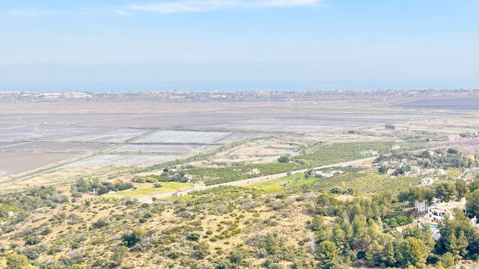 3 sypialnia Willa na sprzedaż w Pego z basenem garażem - 475 000 € (Ref: 9719193)