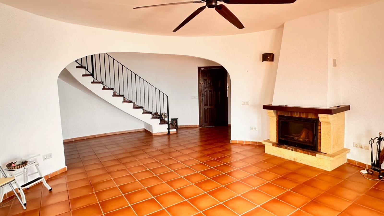 3 sypialnia Willa na sprzedaż w Pego z basenem garażem - 475 000 € (Ref: 9719193)