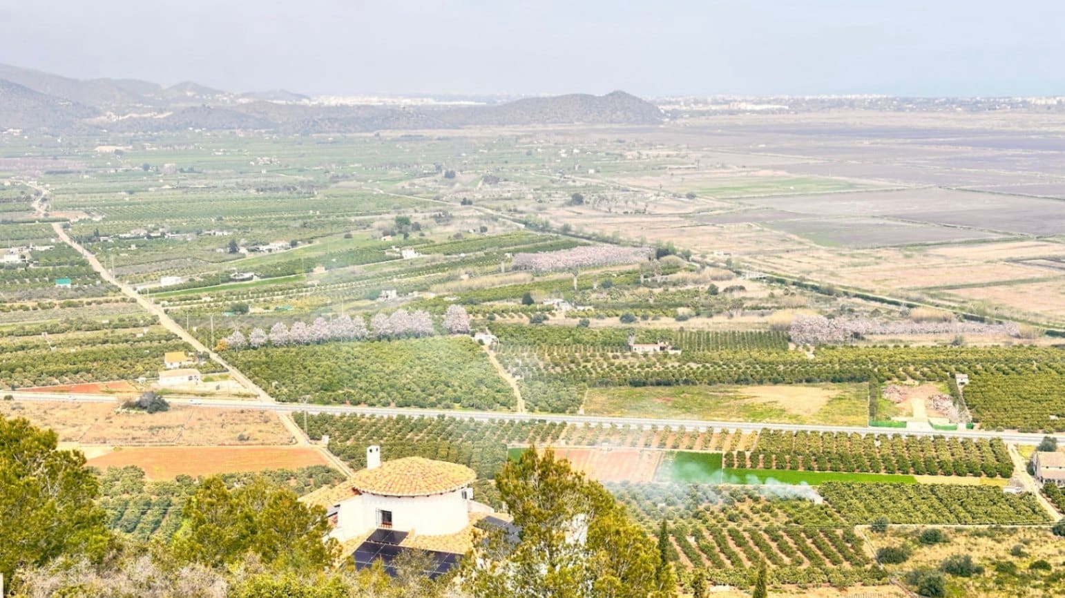 3 sypialnia Willa na sprzedaż w Pego z basenem garażem - 475 000 € (Ref: 9719193)