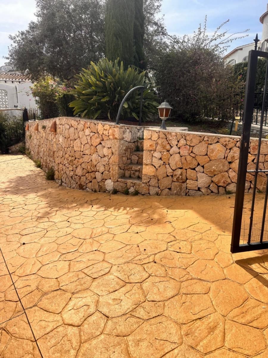 3 sypialnia Willa na sprzedaż w Pego z basenem garażem - 475 000 € (Ref: 9719193)