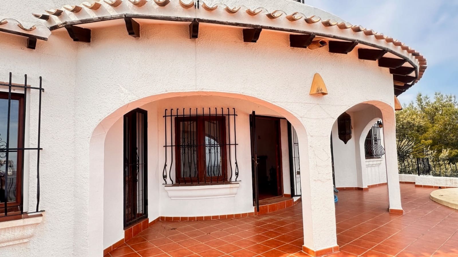 3 sypialnia Willa na sprzedaż w Pego z basenem garażem - 475 000 € (Ref: 9719193)