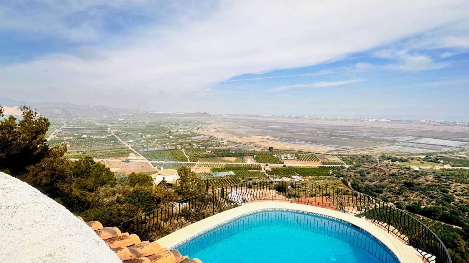 3 sypialnia Willa na sprzedaż w Pego z basenem garażem - 475 000 € (Ref: 9719193)