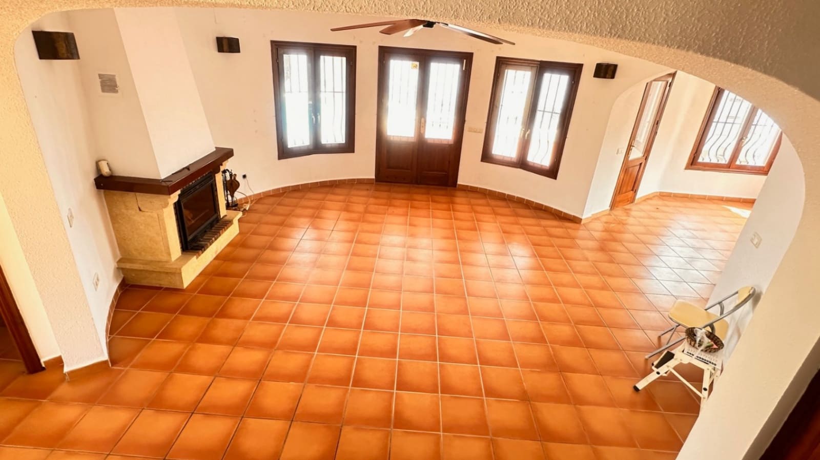 3 sypialnia Willa na sprzedaż w Pego z basenem garażem - 475 000 € (Ref: 9719193)