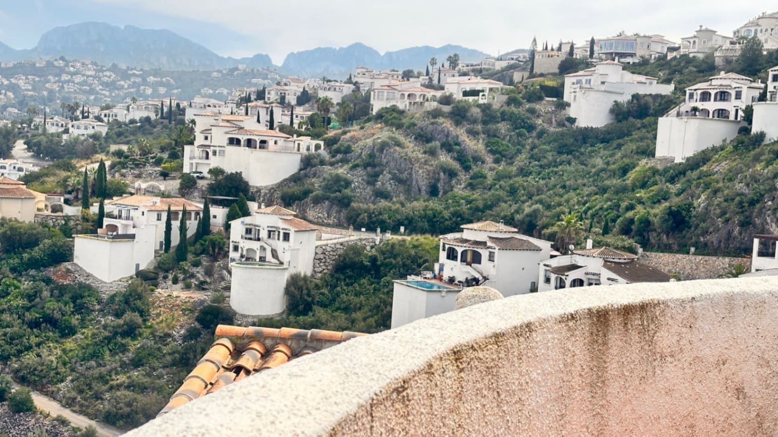 3 sypialnia Willa na sprzedaż w Pego z basenem garażem - 475 000 € (Ref: 9719193)