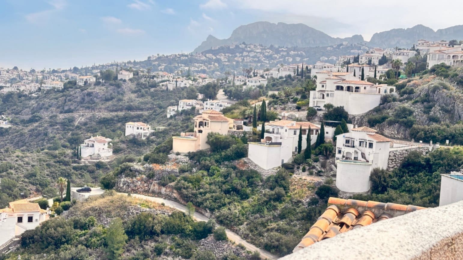 3 sypialnia Willa na sprzedaż w Pego z basenem garażem - 475 000 € (Ref: 9719193)