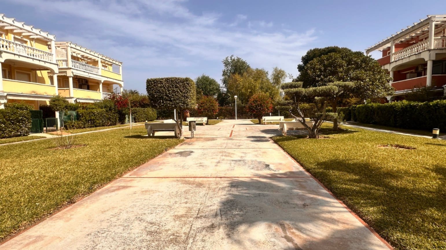 2 bedroom Apartment for sale in Denia with garage - € 262,000 (Ref: 9782866)