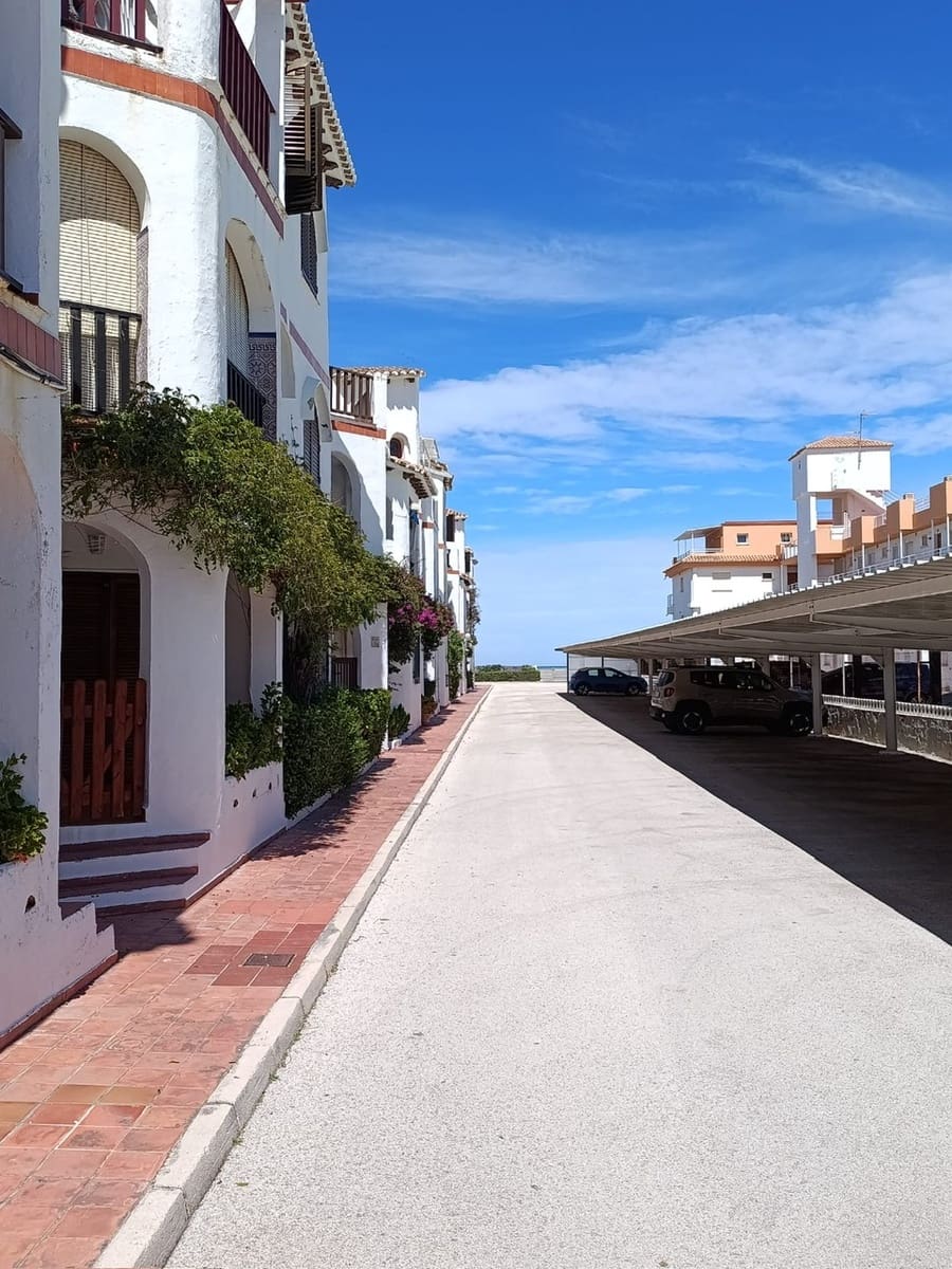 2 sovrum Strandlägenhet till salu i Denia med garage - 225 000 € (Ref: 9833139)