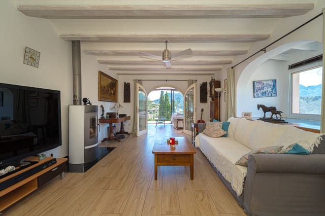 5 soverom Villa til salgs i Benissa med svømmebasseng garasje - € 848 000 (Ref: 9856160)