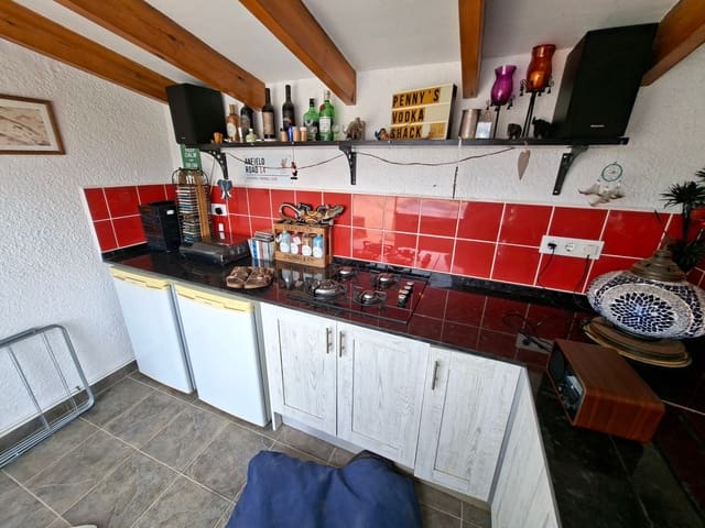 4 sovrum Villa till salu i Orba med pool garage - 515 000 € (Ref: 9856163)
