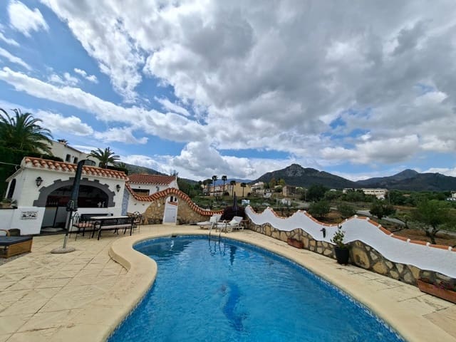 4 sovrum Villa till salu i Orba med pool garage - 515 000 € (Ref: 9856163)
