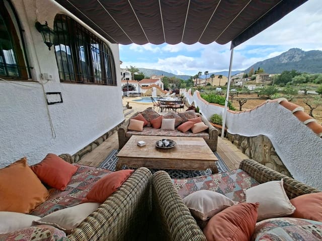 4 sovrum Villa till salu i Orba med pool garage - 515 000 € (Ref: 9856163)