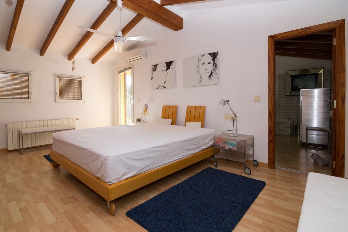 4 quarto Moradia para venda em Jesus Pobre com piscina garagem - 1 050 000 € (Ref: 9906728)