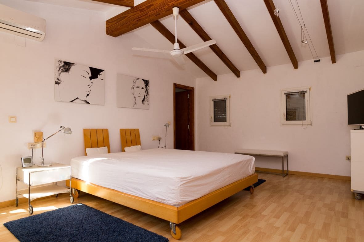 4 quarto Moradia para venda em Jesus Pobre com piscina garagem - 1 050 000 € (Ref: 9906728)