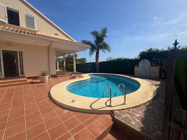 3 sypialnia Willa na sprzedaż w Dénia z basenem garażem - 610 000 € (Ref: 9906730)