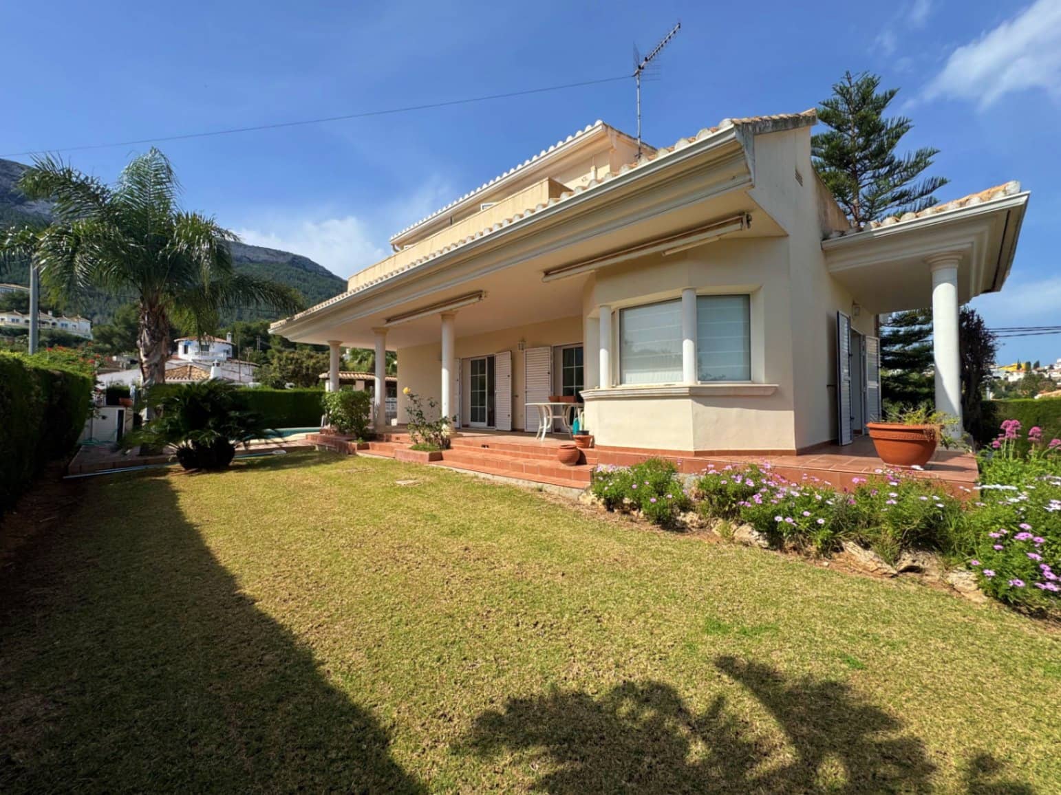 3 sypialnia Willa na sprzedaż w Denia z basenem garażem - 610 000 € (Ref: 9906730)
