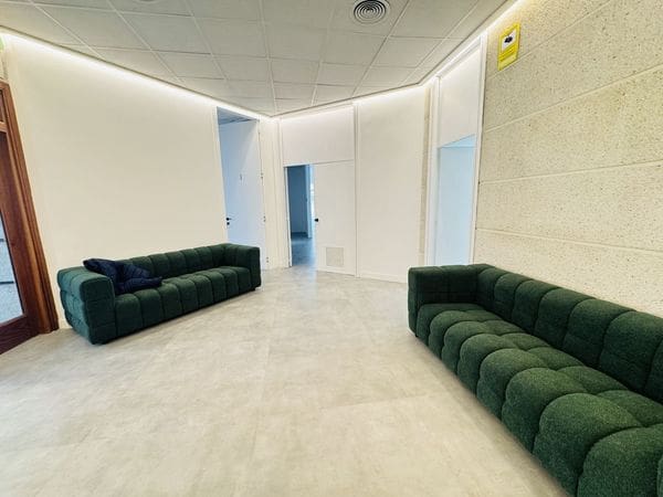 5 quarto Empresa para arrendar em Denia - 400 € (Ref: 9925046)