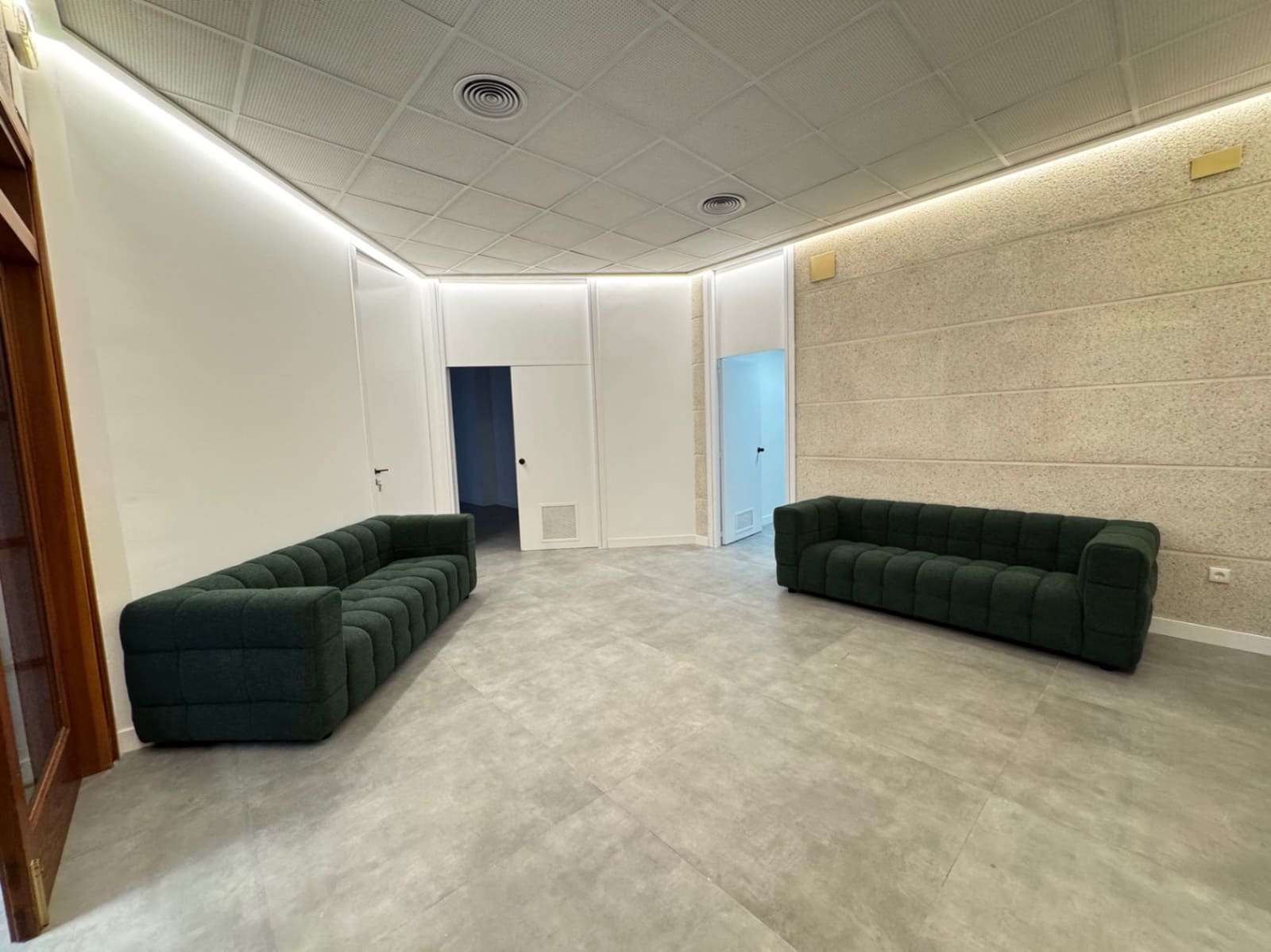 5 quarto Empresa para arrendar em Denia - 400 € (Ref: 9925046)