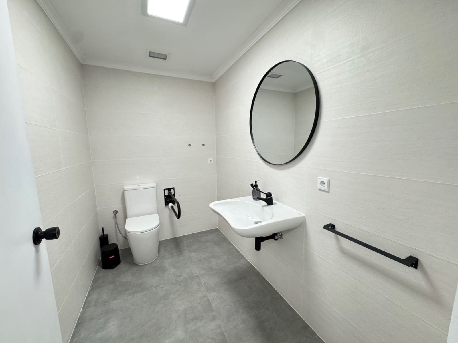 5 quarto Empresa para arrendar em Denia - 400 € (Ref: 9925046)