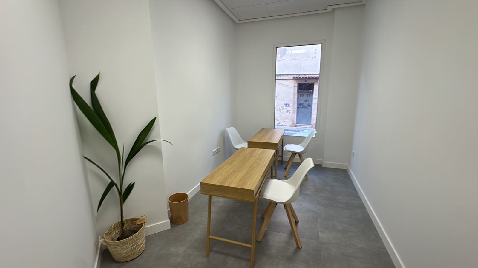 5 quarto Empresa para arrendar em Denia - 400 € (Ref: 9925046)