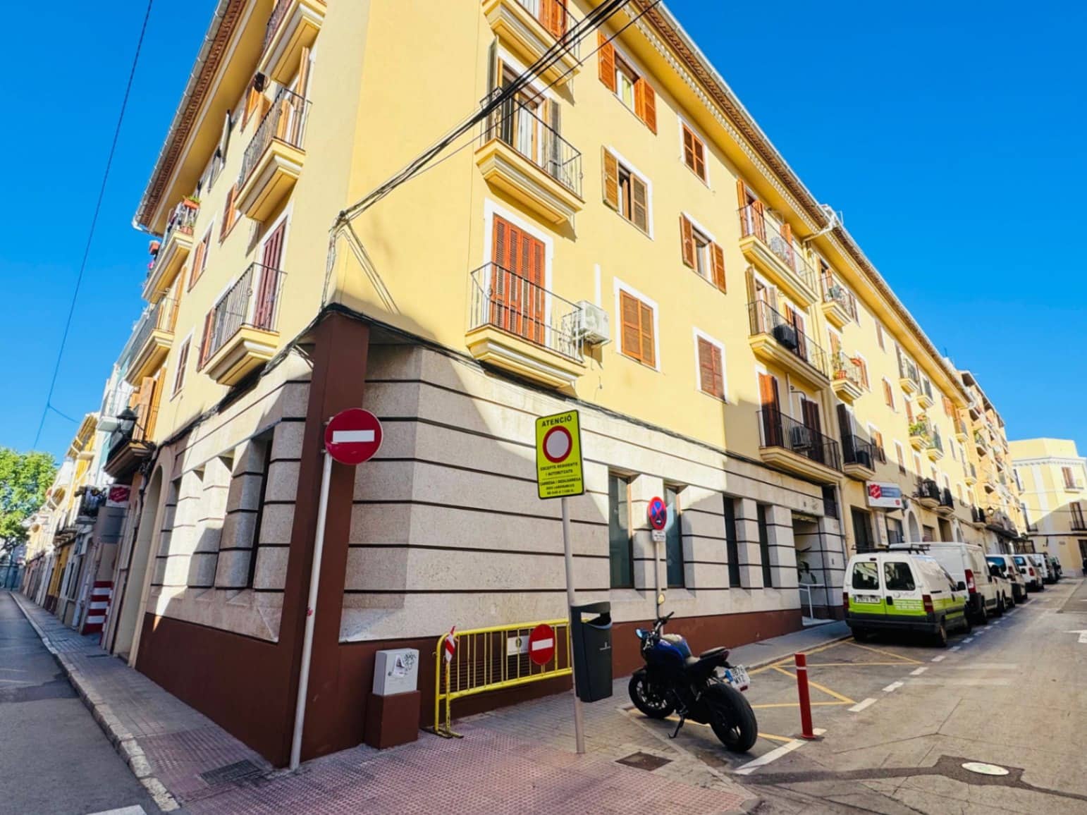 5 quarto Empresa para arrendar em Denia - 400 € (Ref: 9925046)