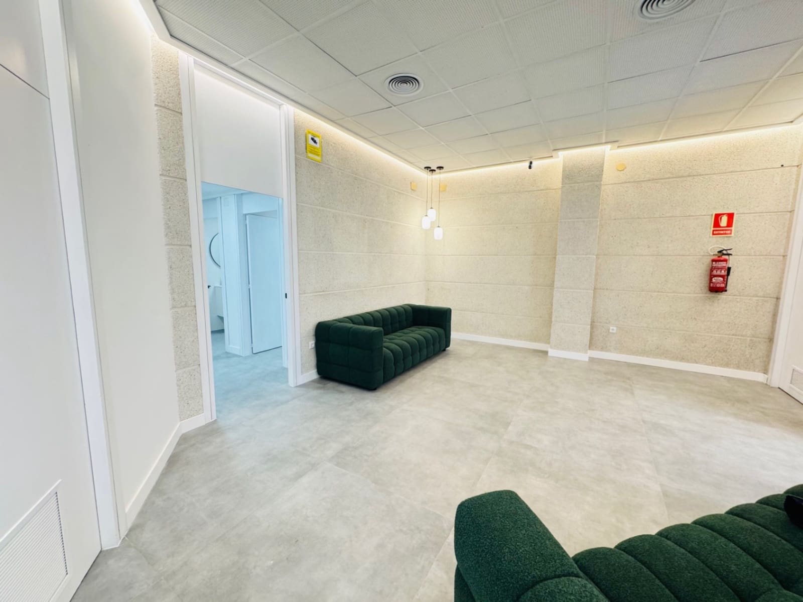 5 quarto Empresa para arrendar em Denia - 400 € (Ref: 9925046)